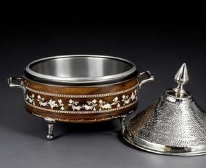 Casserole de luxe en acier inoxydable isolée et écologique avec couvercle en acier inoxydable, design martelé fait main, compatible avec les aliments - Product Image 3