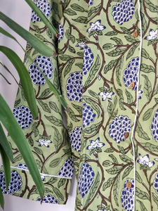 Ensemble de shorts indiens à imprimé floral en satin de coton à manches longues pour femmes, style décontracté avec fermeture à boutons - Product Image 3