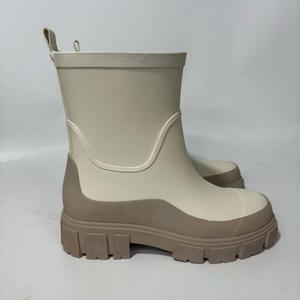 Nuevas <span class=keywords><strong>botas</strong></span> <span class=keywords><strong>de</strong></span> goma impermeables <span class=keywords><strong>originales</strong></span> para <span class=keywords><strong>mujer</strong></span> para las estaciones <span class=keywords><strong>de</strong></span> verano y otoño <span class=keywords><strong>Botas</strong></span> <span class=keywords><strong>de</strong></span> lluvia Wellington para <span class=keywords><strong>mujer</strong></span> - Product Image 2