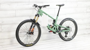 VENTES AUX ENCHÈRES Vélo de Montagne Santaaa Cruzzz Bronsonnn 70 Factoryyy - 2026 - Product Image 1