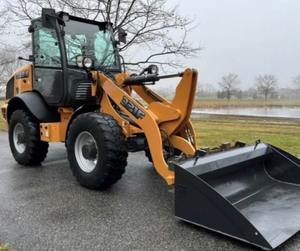 Chargeuse sur chenilles 321F de 2015 - Compacte, puissante et polyvalente avec composants hydrauliques Parker et moteur FPT à haute efficacité - Product Image 1