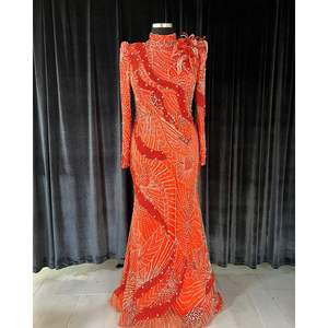 Vestido de Noche de Alta Costura Scarlet Royale con Cuello Alto, Hecho a Mano, Talla XS, Largo hasta el Suelo, con Decoración de Lentejuelas para Damas de Honor y Banquetes - Product Image 1