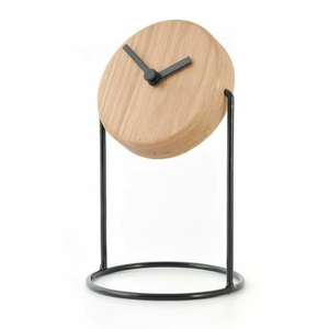 Reloj de Escritorio Cuadrado Minimalista de Madera, Reloj de Mesa Moderno y Natural, Esfera Artística Tallada, Decoración Compacta para Oficina, Hogar, Regalo - Product Image 1