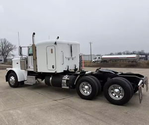 Camion semi-remorque 389 Sleeper à toit plat, best-seller 2020, Cummins 565HP, boîte manuelle 13 vitesses, à vendre - Product Image 2