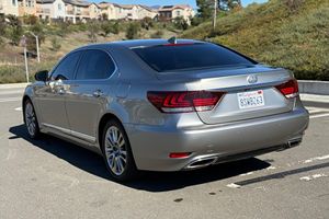 Lexus LS 460 L 2017 usado en buen estado - Product Image 2