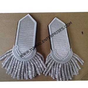 Accessoires uniformes de haute qualité épaulettes en gros fil lingot frange et plaque en laiton personnalisée - Product Image 4