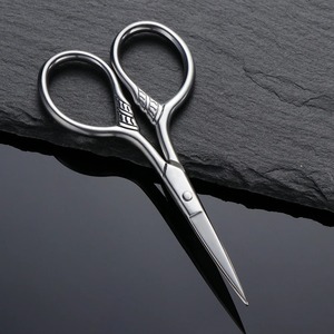 2 pièces de ciseaux à barbe en acier inoxydable durables à lame tranchante, argent, pour l'entretien des poils du visage, la coupe de la moustache, les salons de coiffure - Product Image 2