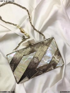 Tendencia diseño negro en relieve Logo mujer dinero bolsa embrague bolso Metal embrague bolso señoras monedero con bajo precio de fábrica - Product Image 4