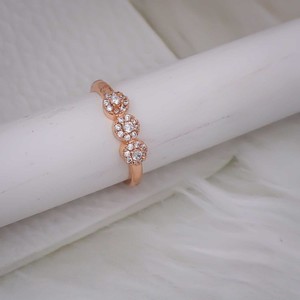 Anillo de Aleación Premium con Incrustaciones de Circonita Cúbica Brillante, Chapado en Oro, para Fiestas - Product Image 2