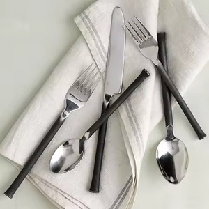 Couverts en métal, manche noir poli, table à manger à domicile, table à manger, couverts artisanaux pour restaurants de luxe - Product Image 1