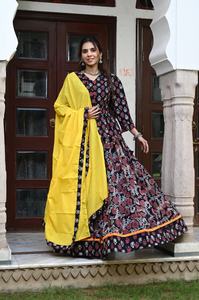 Beautiful Designer Hand Printed 100% Cotton <b>Lehenga</b> <b>Choli</b> Set <b>for</b> Summer Lightweight Traditional Ethnic <b>Women's</b> Wear <b>for</b> Party - Product Image 4