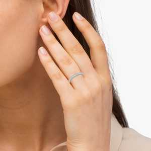 Anillo de Boda para Mujer con Incrustaciones de Diamantes de 0.20ct, Color GH, en Platino, Diseño Elegante, con Detalles Milgrain y Filigrana - Product Image 4