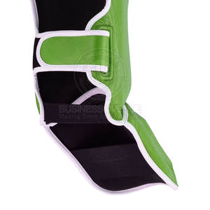 Protège-tibias de boxe à toucher doux et facile à enfiler, avec un design équilibré et un port confortable - Product Image 6