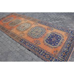 Alfombra Turca Vintage de 4.7x12.4 pies, Alfombra de Pasillo, Alfombra de Lana a Rayas Azules y Naranjas - Product Image 2