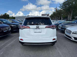 รถยนต์โตโยต้า RAV4 XLE 4 ประตู SUV รุ่นปี 2022 แบบมาตรฐาน - Product Image 5