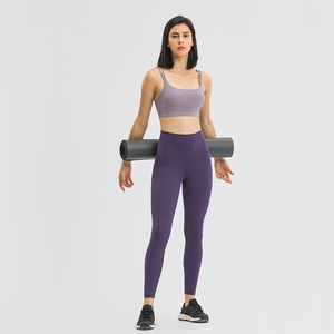 Soutien-gorge de sport de yoga pour femmes Design personnalisé Style simple Logo avant 100% coton respirant et séchage rapide fabriqué au Pakistan - Product Image 2