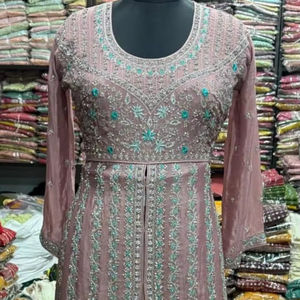 Trajes de moda india bordados a mano sin costuras de diseñador moderno para mujeres para fiestas de estilo tradicional - Product Image 1