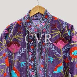 Abrigo de Terciopelo Morado con Bordado Floral a Mano, Cuello Mandarín, Manga Larga, Talla Grande, Ropa de Abrigo Casual para Mujer, Otoño - Product Image 3