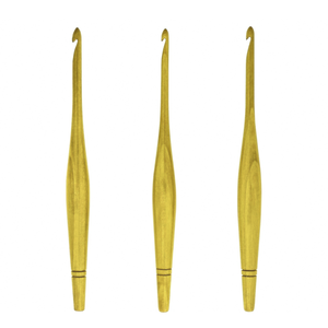 <b>Crochet</b> <b>hook</b> <b>set</b> with comfort handle built to attract craft sellers and trend setters - Product Image 2