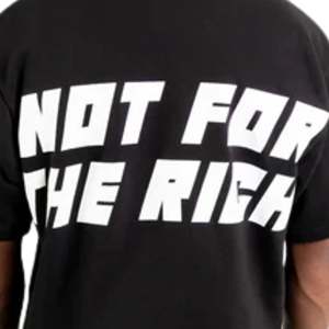 Camiseta Negra Extra Grande para Hombre, 280GSM, Algodón Orgánico, Hombros Caídos, Estilo Urbano, con Estampado de Logotipo Grande en la Espalda - Product Image 6