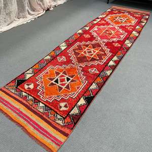 Alfombra Turca Vintage de 2.9x10.8 pies (89x329 cm), Alfombra Marroquí Roja - Product Image 4