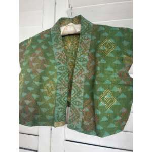 Verdant Kantha <b>Capped</b> <b>Sleeve</b> <b>Top</b> Eco-Friendly Patch Design Hand Drawn Print Versatile Outerwear - Product Image 1