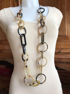 Collier en corne de buffle véritable de qualité naturelle de luxe, article fait à la main par des artisans indiens, fabriqué en Inde par crescent crafts - Product Image 4