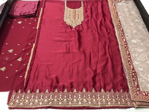 Nuevo diseño de calidad superior satén Georgette y trabajo de bordado y piedra Salwar Kameez de proveedor indio - Product Image 4