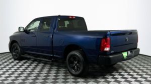 2023 RAM 1500 Tradesman Asientos de cuero usados Interior oscuro R19 Tamaño del neumático Dirección izquierda - Product Image 4