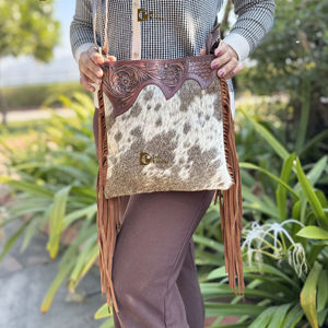 Bolso de Hombro Estilo Bohemio Vintage con Flecos, Diseño Occidental, Tallado a Mano, Cuero Vacuno, Piel, Estilo Gitano - Product Image 1