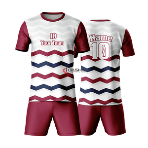 Uniforme de fútbol para hombre personalizado de alta calidad al por mayor, ropa de fútbol Lisa cómoda para adultos - Product Image 3
