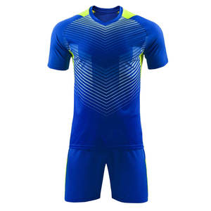 Conjunto de camiseta y pantalones cortos de fútbol personalizable con impresión por sublimación para el uniforme de fútbol por sublimación del Club Escolar del equipo - Product Image 1