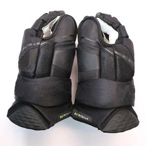 Gants de hockey sur glace pour hommes, conception personnalisée, tissu doux et confortable, équipement de sport de protection, vente en gros directement de l'usine - Product Image 5