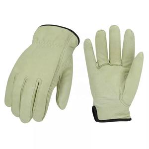Siéntase seguro con guantes de conducción de piel de cordero suave con compatibilidad con pantalla táctil moderna Comodidad elegante y agarre duradero - Product Image 6