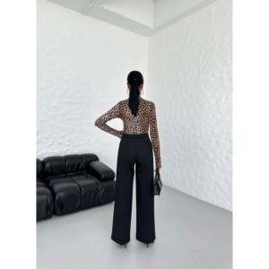 Pantalones Palazzo Negros Elegantes de Ouz Fashion para Mujer - Pantalones Anchos con Estilo para Oficina y Ocasiones Especiales - Product Image 1