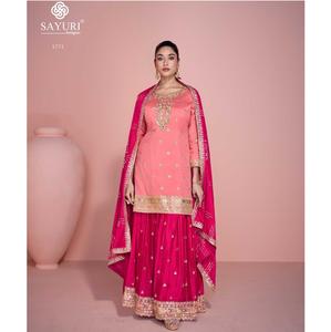 Traje Salwar pakistaní tradicional de alta calidad con intrincado trabajo hecho a mano y Dupatta a juego disponible a precios asequibles - Product Image 1
