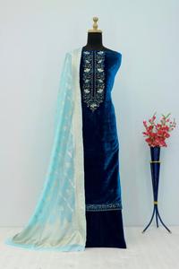 Costume élégant en velours avec broderie exquise et travail de séquence pour les fêtes de mariage d'hiver, les festivals et autres occasions - Product Image 2