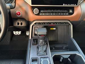 Tundra Limited CrewMax 4x4 2022, V6 Twin-Turbo, Paquete TRD Off-Road - Product Image 5