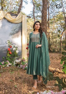 Vêtements ethniques indiens de bonne qualité, Naira Kurti, avec pantalon et dupata, vente en gros de vêtements indiens pour femmes, nouvelle collection - Product Image 5