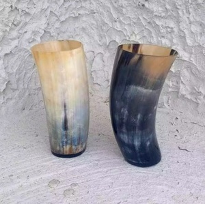 Vaso de Chupito de Cuerno Animal Hecho a Mano en India, Ecológico, Copa Vikinga Pulida Premium para Cócteles y Vino - Product Image 2