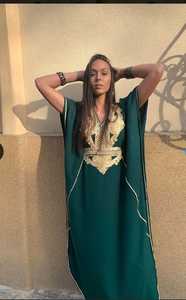 ชุดคลุมชายหาดผ้าใยสังเคราะห์คอวีปักลายดอกไม้สไตล์หวานสำหรับฤดูใบไม้ผลิ - Product Image 5