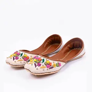 Pakistanische Khussa-Schuhe Frauen flaches leichtes Gewicht gemischte Farben Damen Khussa bequeme Fußbekleidung Khussa Bestseller