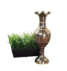 Maceta Decorativa de Latón Fundido, Florero de Metal con Hermoso Diseño, Vajilla Decorativa, Floreros Duraderos - Product Image 2