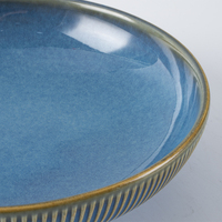 Assiettes rondes en porcelaine émaillée bleue haute température YAYU pour restaurants, traiteurs et Horeca – Fournisseur en gros