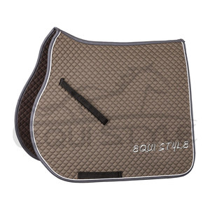 Vente en gros de tapis de selle de cheval en coton matelassé avec logo brodé taille réelle personnalisés directement à l'usine tapis de selle de cheval - Product Image 2