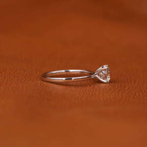 Bague de fiançailles en or massif plaqué 18 carats, coupe ronde, style classique de luxe avec diamant de laboratoire de coupe ronde, pour cadeau d'anniversaire - Product Image 6
