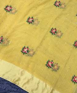 Exclusiva colección de Sari de red nupcial de seda Surat para ropa de fiesta con diseños y patrones únicos para boutiques nupciales - Product Image 4