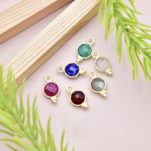 Pendentif en pierre turquoise de 6 mm serti de pierres facettées pour collier délicat ou fabrication de bijoux, cadeau pour elle - Product Image 4