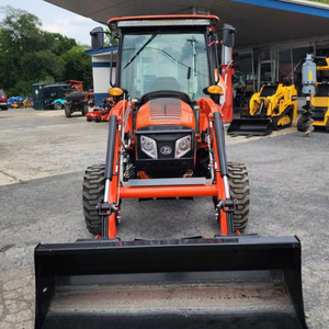 Tracteur agricole Bad Boyy 4035 CAB avec moteur diesel, capacité 4x4 et bras de chargement pour des opérations agricoles flexibles - Product Image 1