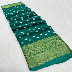Soie de coton traditionnelle indienne avec Bandhej imprimé Saree femme fabricant de mode et fournisseur de Surat au taux le plus bas - Product Image 1